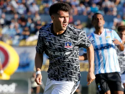 La octava incorporación: César Fuentes le dio la bienvenida al nuevo refuerzo de Colo-Colo