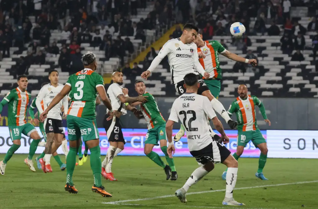 Sebastián Vegas anotó el primer gol en el duelo de Colo-Colo vs Cobresal.
