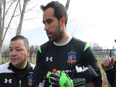 «Es ahora o nunca»: Formador de Claudio Bravo le manda clara advertencia a Colo-Colo