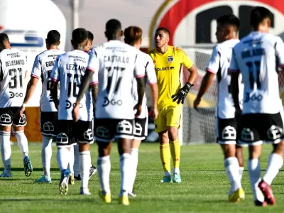 Giro radical: Pasó de ser uno de los más criticados en Colo-Colo a convertirse en figura y brillar en el fútbol argentino