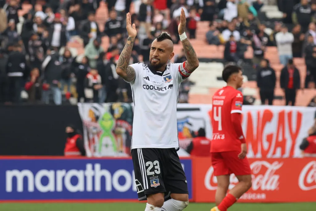 Futbol, Colegio Quillon vs Colo Colo.
Octavos de final, Copa Chile 2024.
El jugador de Colo Colo Arturo Vidal celebra su gol contra Colegio Quillon durante el partido  de octavos de final de la Copa Chile realizado en el estadio Monumental de Santiago, Chile.
Dragomir Yankovic/Photosport

Football,  Colegio Quillon vs Colo Colo.
Round of 16, 2024 Copa Chile Championship.
Colo ColoÕs player Arturo Vidal celebrates after scoring against Colegio Quillon during the round of sixteen match of the Copa Chile Championship in Monumental stadium, Santiago, Chile.
Dragomir Yankovic/Photosport