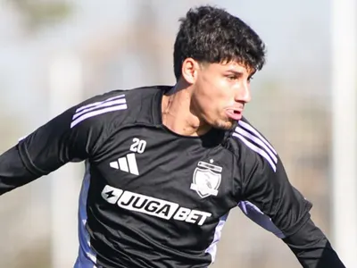 ¿Saldrá de Colo-Colo? Afirman que Alexander Oroz despertó interés en 2 equipos del fútbol chileno