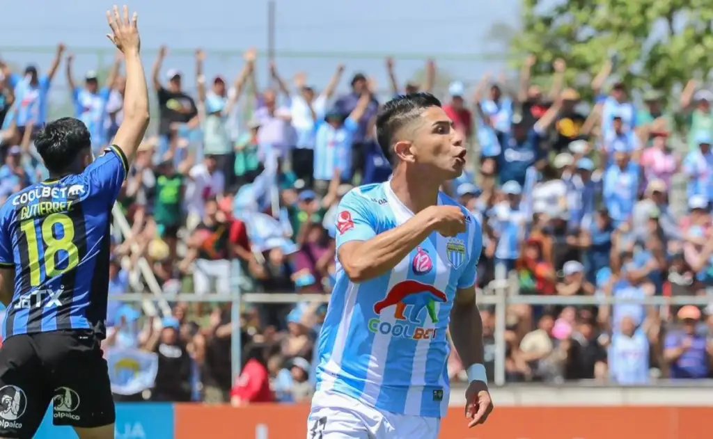 Felipe Flores defendiendo la camiseta de Magallanes en la última temporada