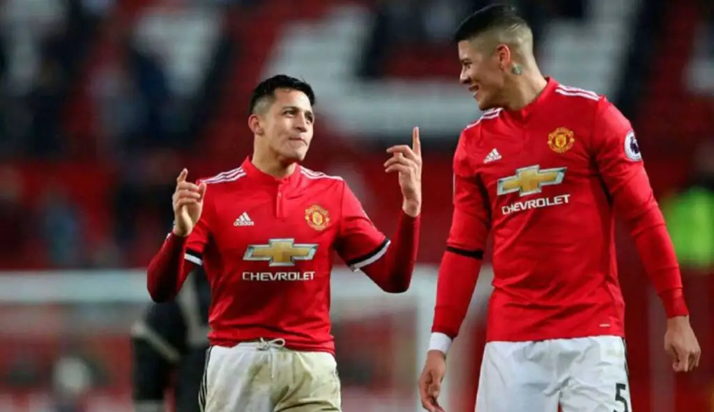 Alexis Sánchez y Marcos Rojo fueron compañeros en Manchester United.