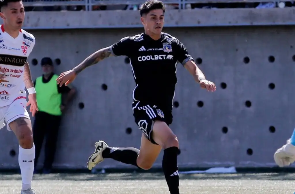 Colo-Colo buscará comprar el pase de Erick Wiemberg.