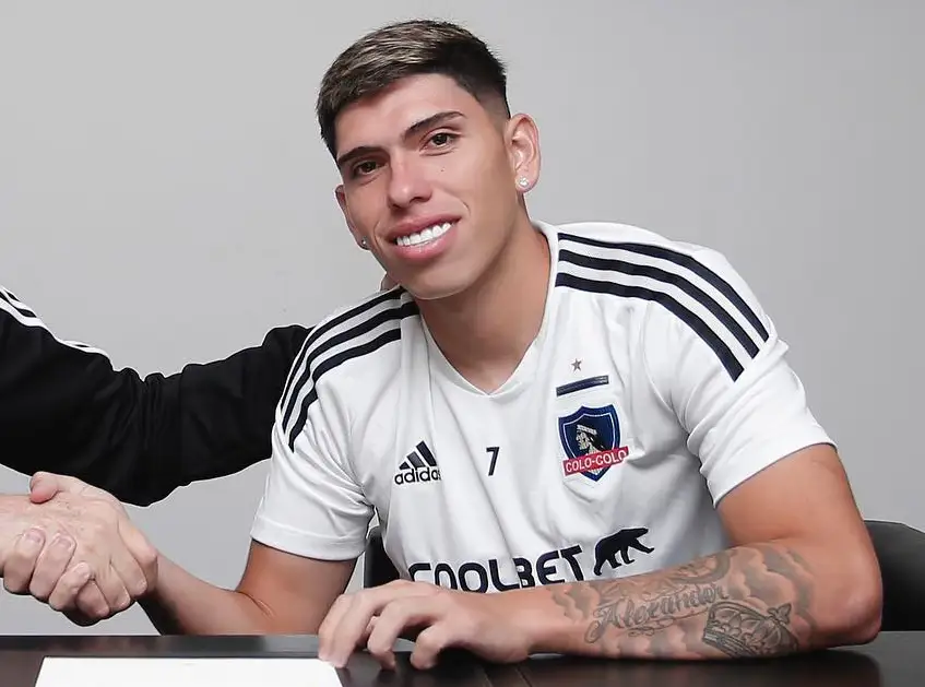Carlos Palacios se convirtió en el quinto refuerzo de Colo-Colo.