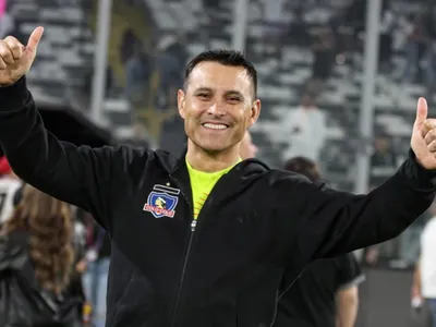 Pasó desapercibido: El generoso regalo que entregó Justo Villar tras finalizar el Duelo de Leyendas
