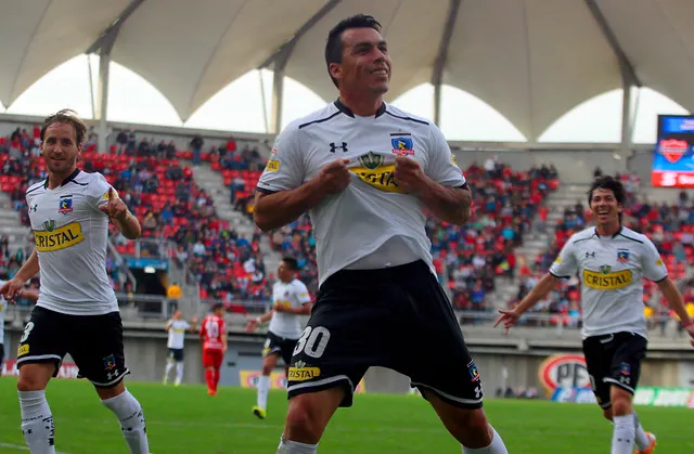 Campeón y goleador: Colo Colo batió 5-3 a Ñublense con cinco pepas de  Esteban Paredes