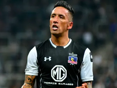«Me voy a cruzar con Colo-Colo»: Lucas Barrios anticipa que regresará al Estadio Monumental
