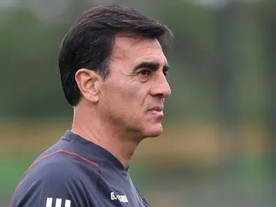 Se negó a volver: Viejo anhelo de Gustavo Quinteros para Colo-Colo no juega hace meses y vive un calvario