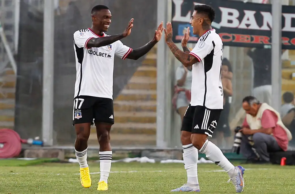 Colo Colo deberá liberar cupos de extranjeros si quiere reforzarse con un jugador foráneo.