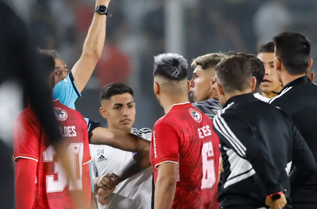 Carlos Palacios fue expulsado tras finalizado el partido ante Ñublense.