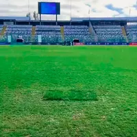 Colo-Colo toma nota: Prensa colombiana realiza feroz ninguneo y tilda como un «potrero» la cancha del Estadio Monumental
