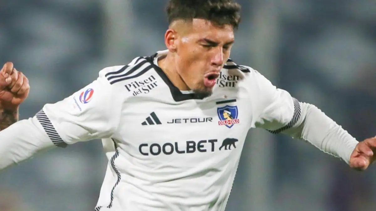 El defensor sufrió una rotura de menisco en su rodilla derecha.