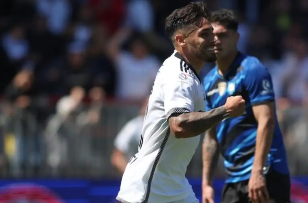 Colo-Colo derrotó a Huachipato por el Campeonato Nacional.