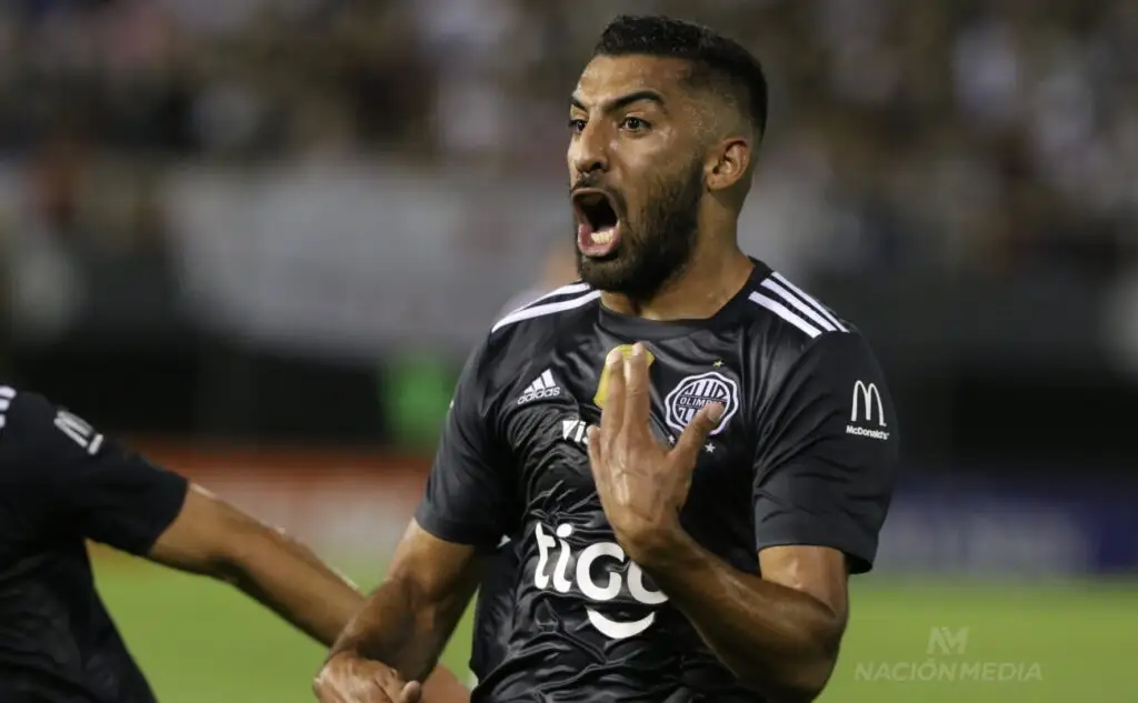 Maximiliano Olivera suena como opción para reforzar a Colo-Colo.