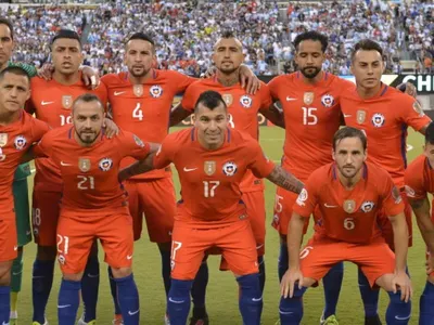 Se suma Mauricio Isla: El once ideal de campeones de América que vistieron la camiseta de Colo-Colo