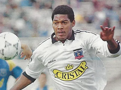«El delantero idóneo»: Eduardo Hurtado elige al fichaje ideal para el 2025 de Colo-Colo