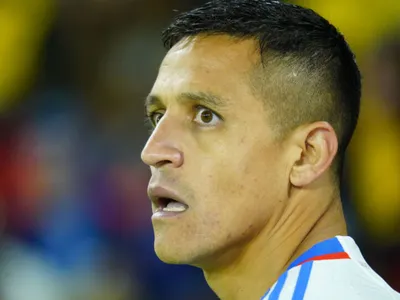 «Es un fantasma»: Ex entrenador de La Roja no se guardó nada y liquidó a Alexis Sánchez por su nivel