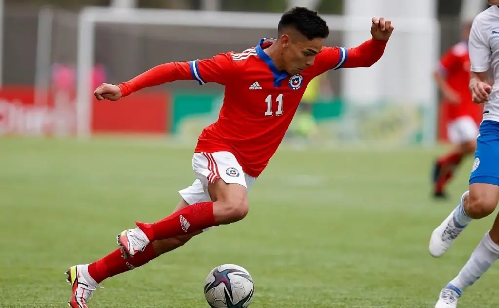 El volante albo no se inquietó por su suplencia en La Roja sub 20