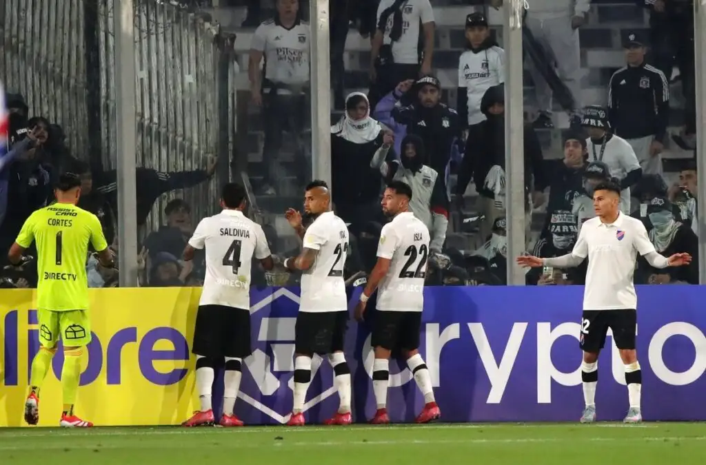 El camarín sigue chiqueado, según el talentoso volante. Foto: Jonnathan Oyarzun/Photosport.