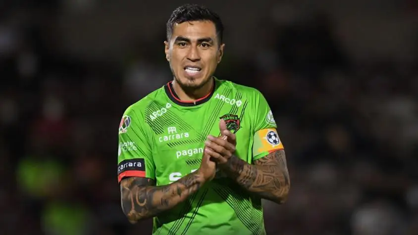 Darío Lezcano ya avisó que no seguirá vistiendo la camiseta del Juárez para esta temporada, lo que lo acerca cada vez más a Colo-Colo.
