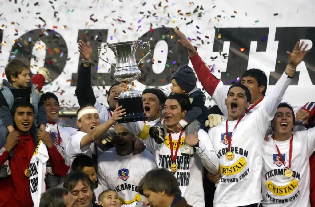El plantel de Colo-Colo 2006 sigue siendo recordado por los hinchas.