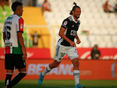La tibia despedida que le brindó Colo-Colo a Christian Santos en su último día como jugador del club