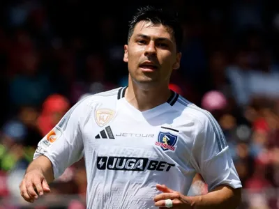 «En entrenamiento lo hace espectacular»: Desde Colo-Colo revelan la razón de la ausencia de Tomás Alarcón