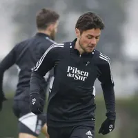 [VIDEO]: Marco Rojas le mete presión a Gustavo Quinteros con golazo en partido amistoso