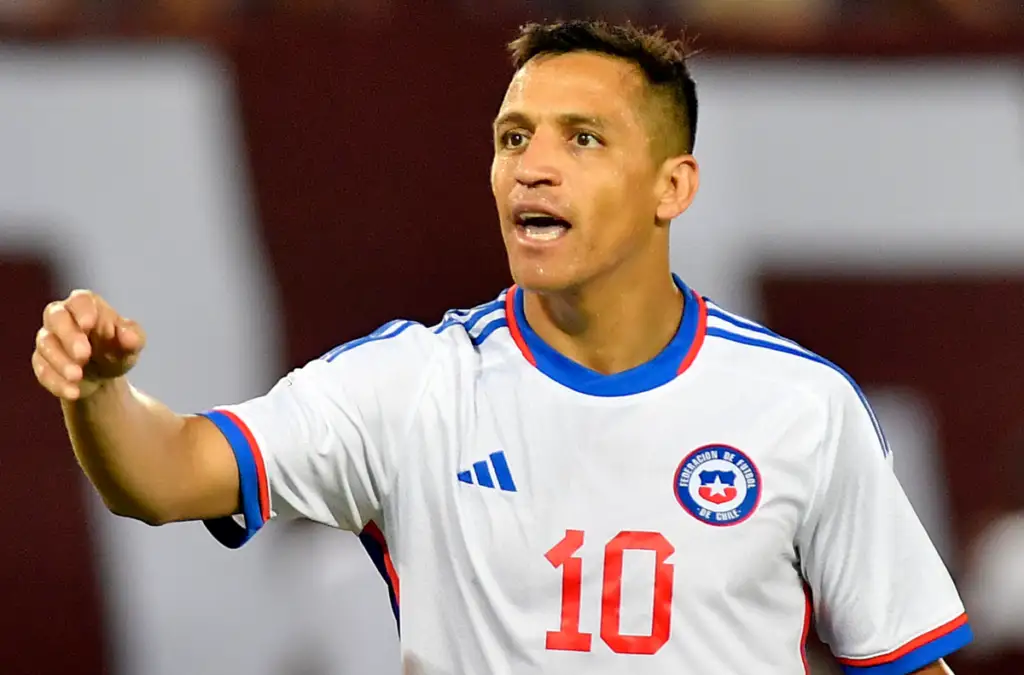 Alexis Sánchez fue escogido como el mejor futbolista chileno de la historia por David Villa.