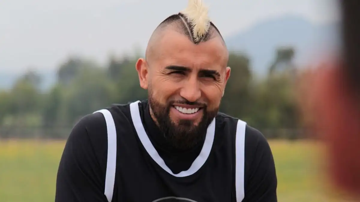 Arturo Vidal tiene las ganas de jugar en Colo-Colo.