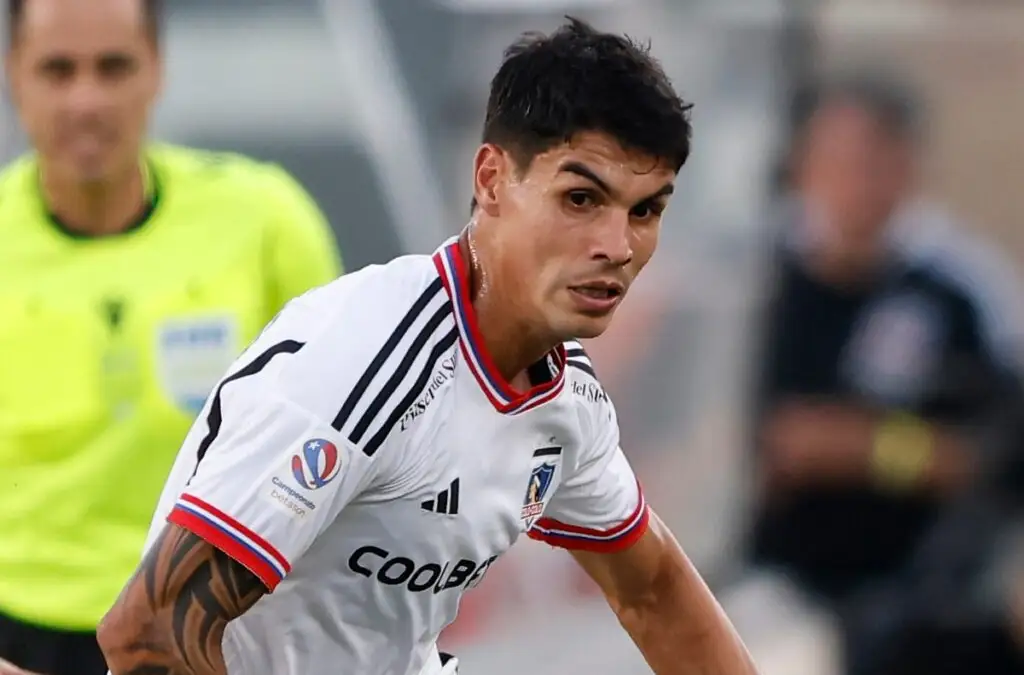 Erick Wiemberg recibió duras  críticas por su nivel en Colo-Colo.