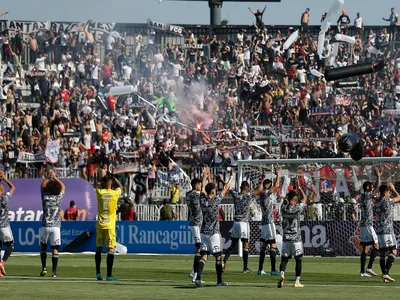 Vuelco total: Se definió la camiseta que ocupará Colo-Colo en el duelo ante Ñublense