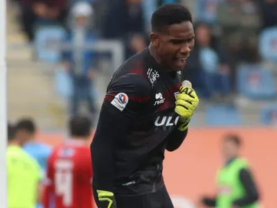 Modo plantel 2024 activado: La indirecta desde Colo-Colo a Omar Carabalí que podría azotar su futuro