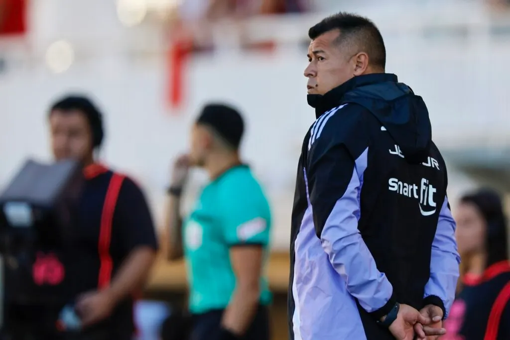 Jorge Almirón durante el partido contra Limache.