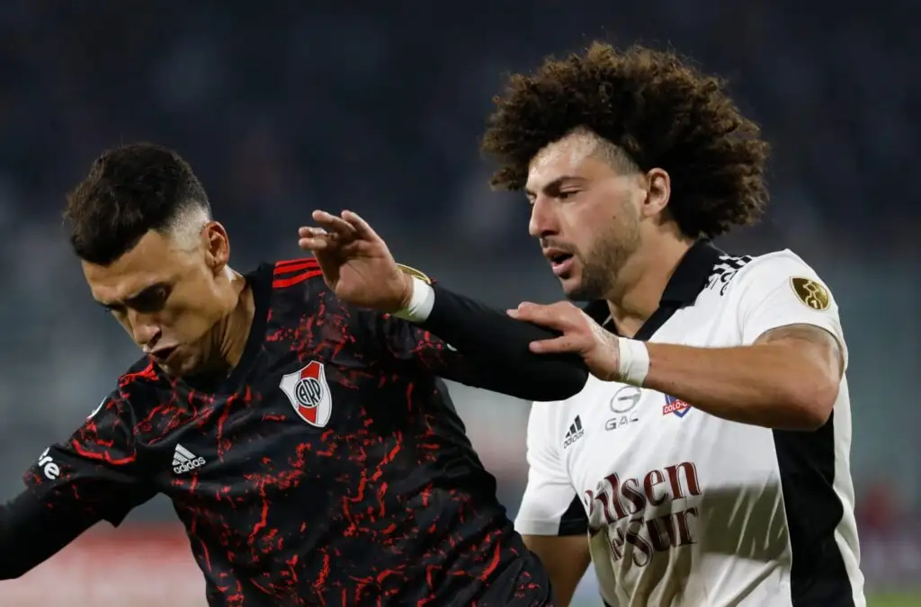 Colo-Colo podría enfrentar a River Plate sin público visitante en Buenos Aires.
