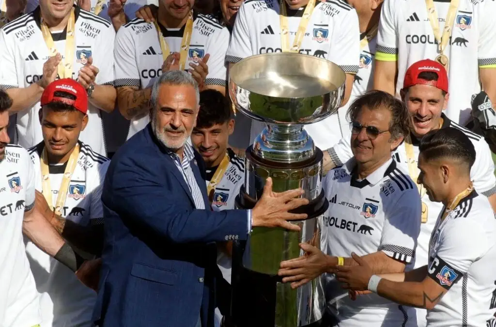 Colo-Colo busca alternativas para la Supercopa.