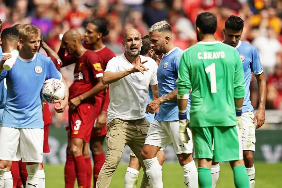 Claudio Bravo podría regresar al Manchester City, aunque esta vez como parte del cuerpo técnico de Pep Guardiola.