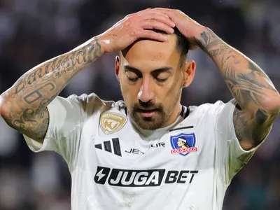 «A lo Batistuta»: Detectan el gran error de Javier Correa que le impide ser el gran goleador de Colo-Colo