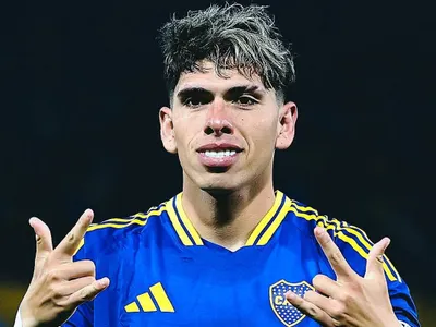 En Argentina alucinan con Carlos Palacios y lo comparan con leyenda del Barcelona: «Colo-Colo me engañó»