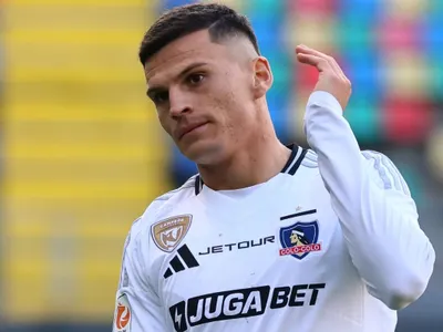¿Se queda en Colo-Colo? El duro portazo que recibió Lucas Cepeda desde el fútbol europeo