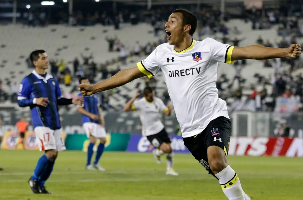 Iván Morales debutó en Colo-Colo durante la temporada 2016, bajo la dirección técnica de Pablo Guede.