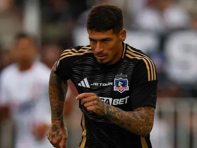 Desde el extranjero: Aseguran que Colo-Colo recibió una oferta formal por el fichaje de Alan Saldivia
