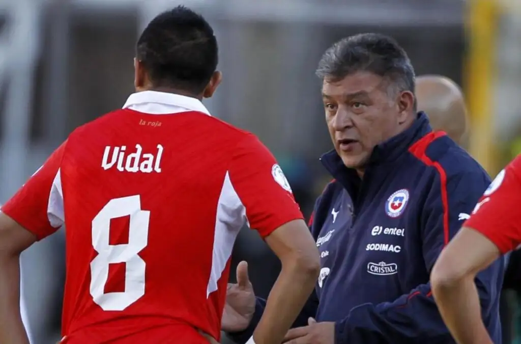 Claudio Borghi entregó su opinión sobre la nueva polémica deportiva de Arturo Vidal.