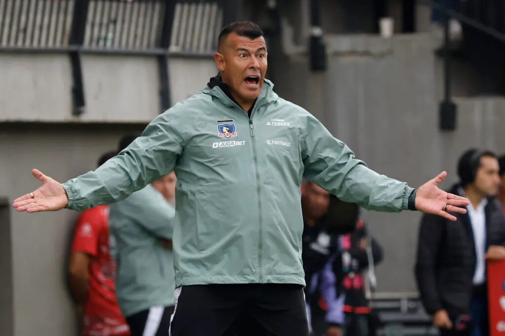 Alfredo Stohwing pone en duda la salida de Jorge Almirón