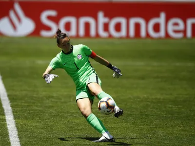 Tiane Endler va por otro reconocimiento en Europa