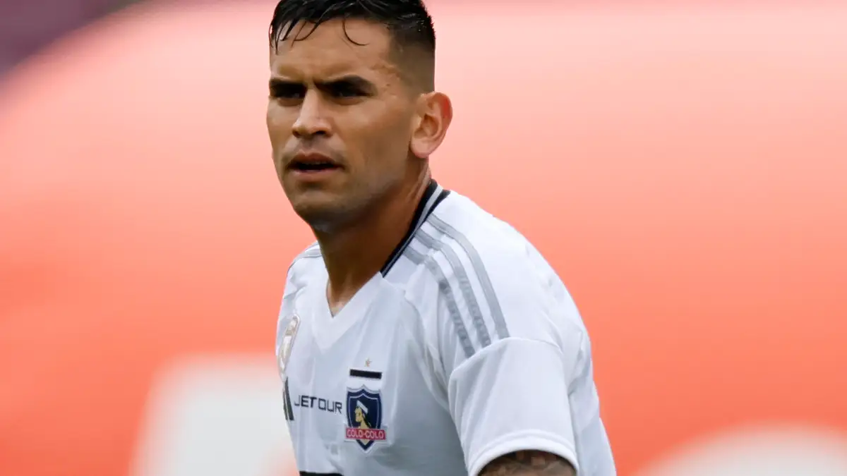 Sebastián Vegas se retiró lesionado del partido ante Unión la Calera.