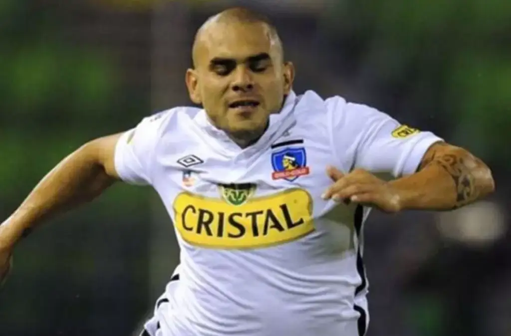 Cristian Bogado con la camiseta de Colo-Colo.