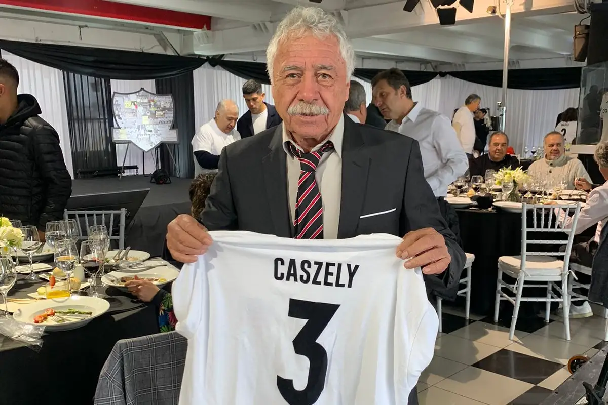 Carlos Caszely anticipa problemas para Colo-Colo por el poco tiempo de trabajo que tendrá el nuevo DT.